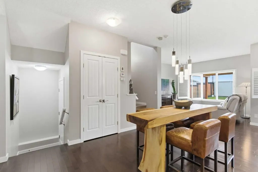 414 River Heights Crescent Cochrane AB T4C 0T9