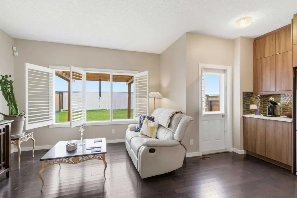 414 River Heights Crescent Cochrane AB T4C 0T9