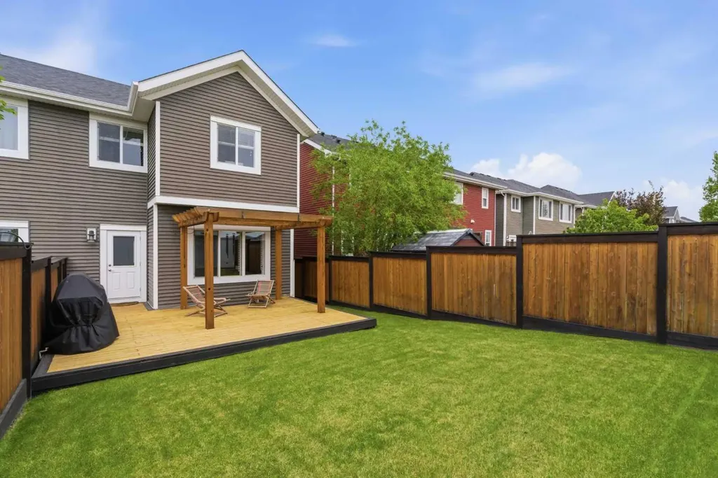 414 River Heights Crescent Cochrane AB T4C 0T9