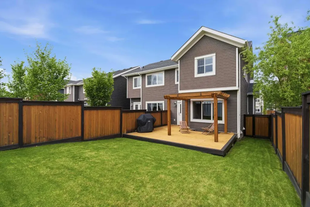 414 River Heights Crescent Cochrane AB T4C 0T9