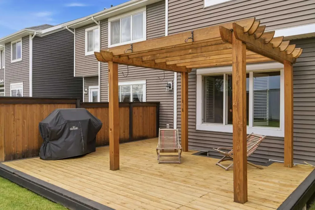 414 River Heights Crescent Cochrane AB T4C 0T9