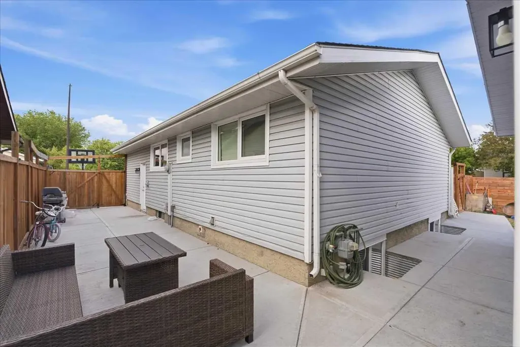 6603 Malvern Road NE Calgary AB T2A 5C3