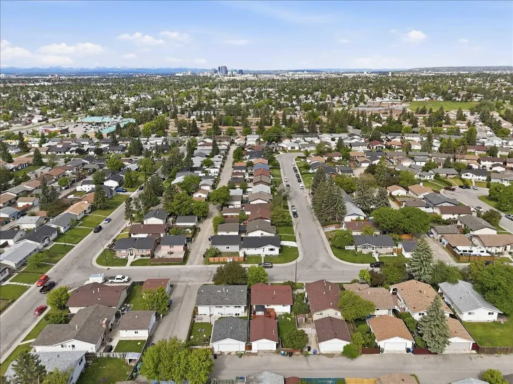 6603 Malvern Road NE Calgary AB T2A 5C3