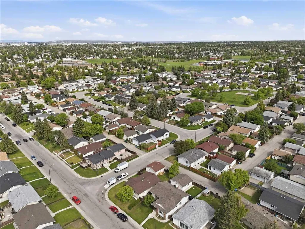 6603 Malvern Road NE Calgary AB T2A 5C3