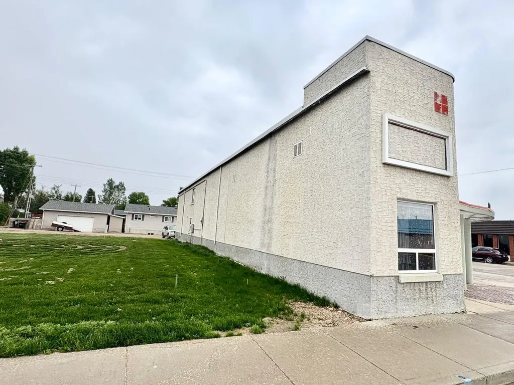204 Main Street NE Milk River AB T0K 1M0