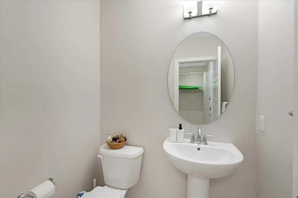 89 Sage Bluff Rise NW Calgary AB T3R 1T4