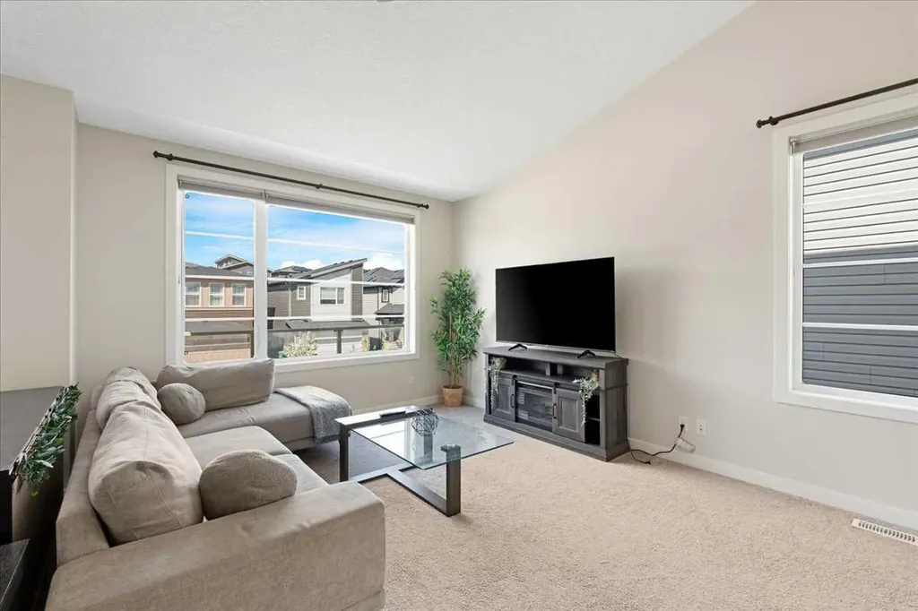 89 Sage Bluff Rise NW Calgary AB T3R 1T4