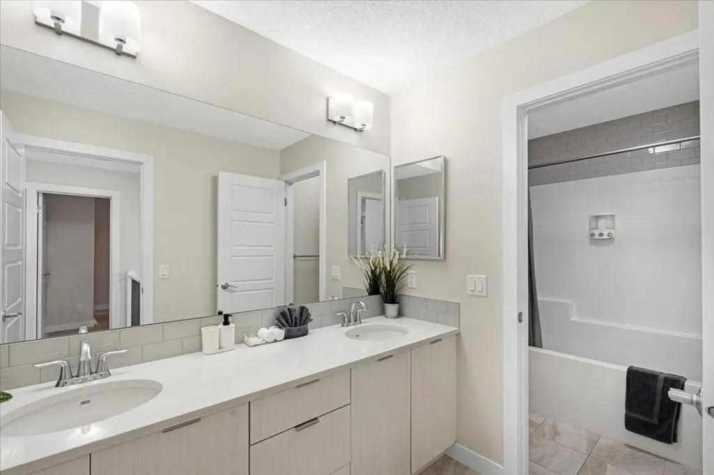 89 Sage Bluff Rise NW Calgary AB T3R 1T4