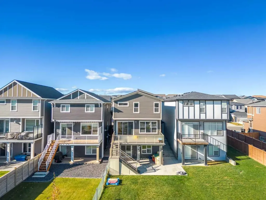 89 Sage Bluff Rise NW Calgary AB T3R 1T4