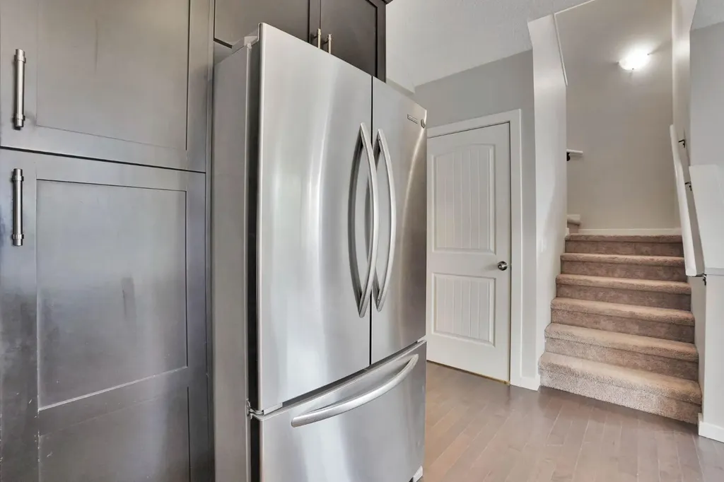 531 Evansborough Way NW Calgary AB T3P 0M8
