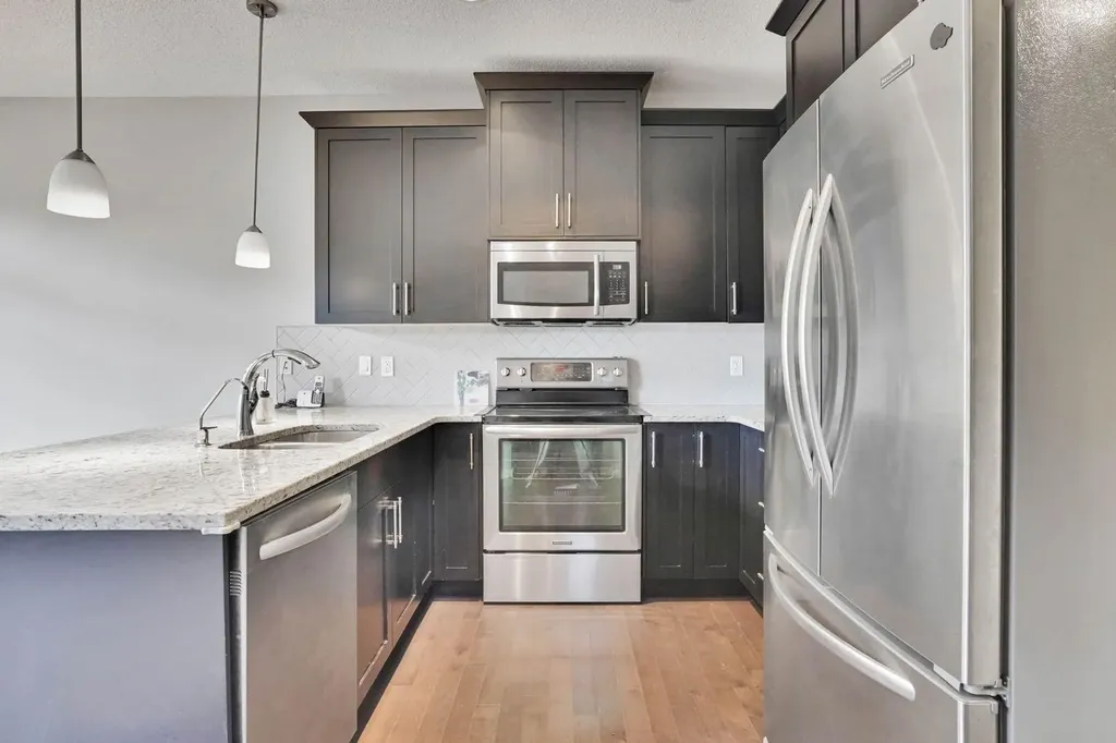 531 Evansborough Way NW Calgary AB T3P 0M8