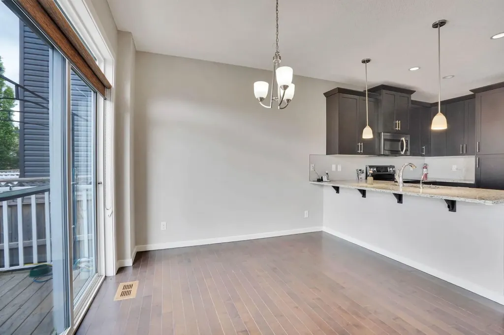 531 Evansborough Way NW Calgary AB T3P 0M8