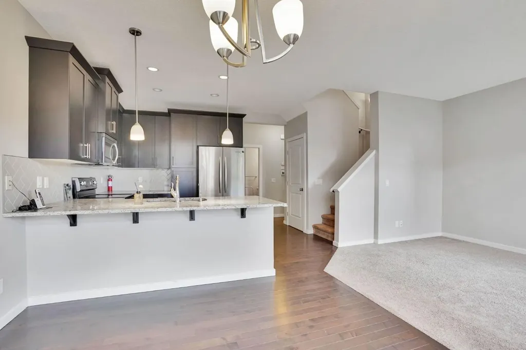 531 Evansborough Way NW Calgary AB T3P 0M8