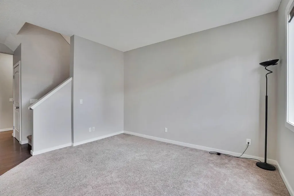 531 Evansborough Way NW Calgary AB T3P 0M8