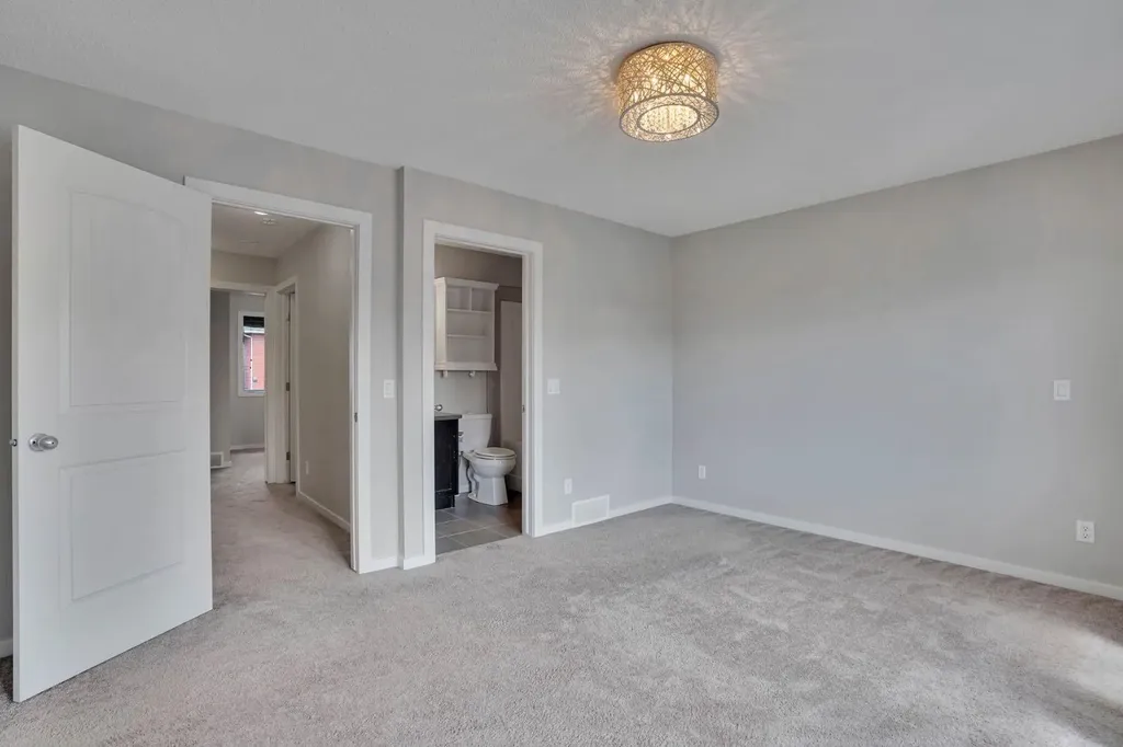 531 Evansborough Way NW Calgary AB T3P 0M8