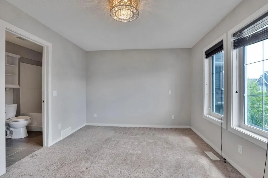 531 Evansborough Way NW Calgary AB T3P 0M8