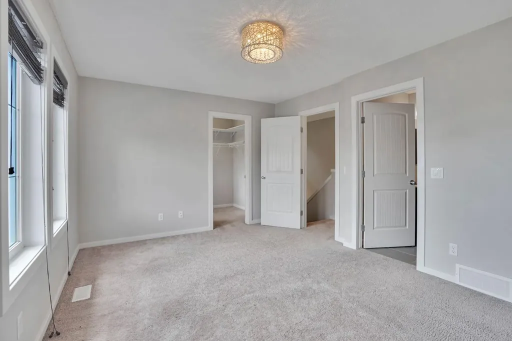 531 Evansborough Way NW Calgary AB T3P 0M8