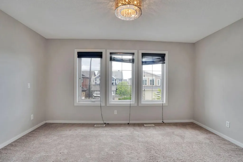 531 Evansborough Way NW Calgary AB T3P 0M8