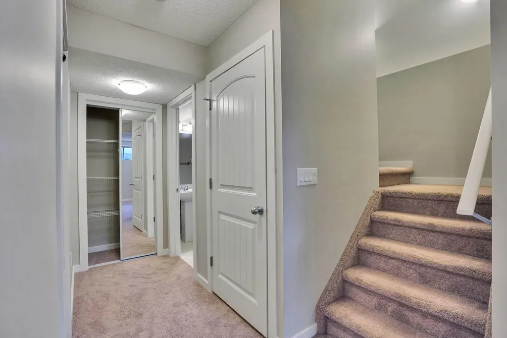 531 Evansborough Way NW Calgary AB T3P 0M8
