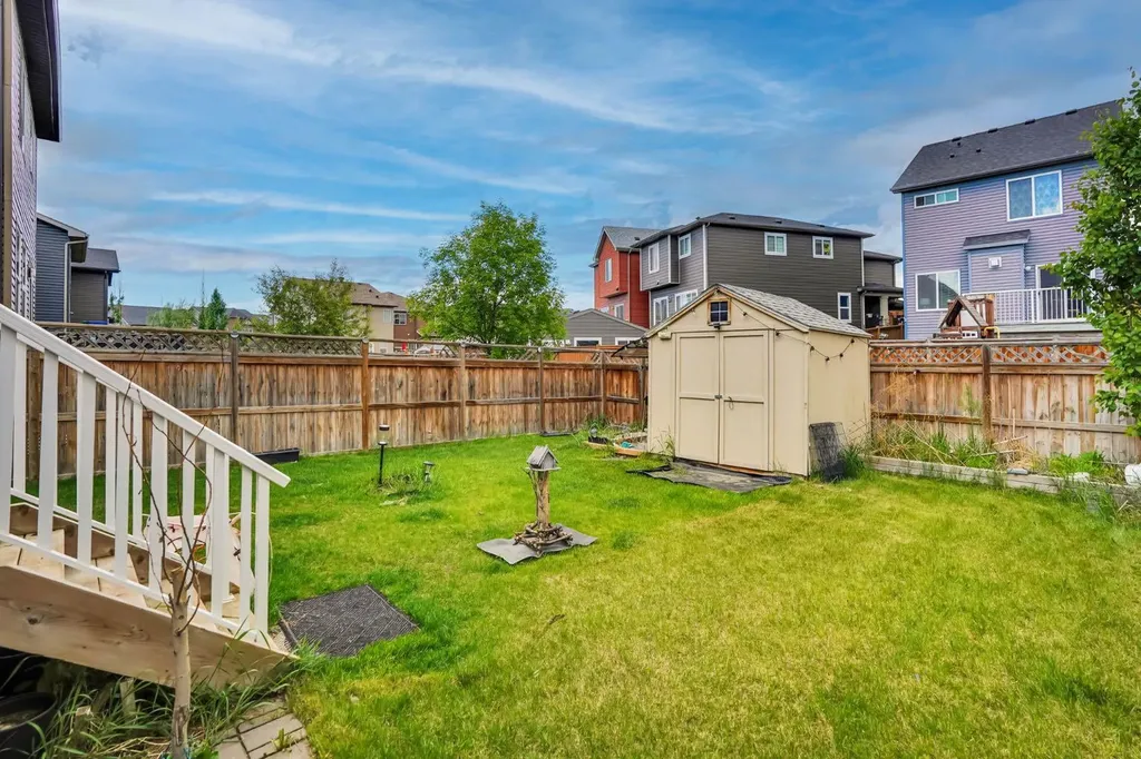 531 Evansborough Way NW Calgary AB T3P 0M8