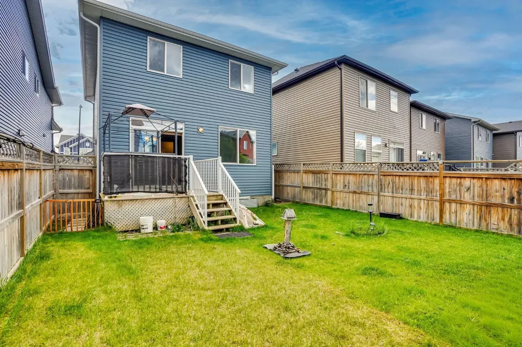 531 Evansborough Way NW Calgary AB T3P 0M8