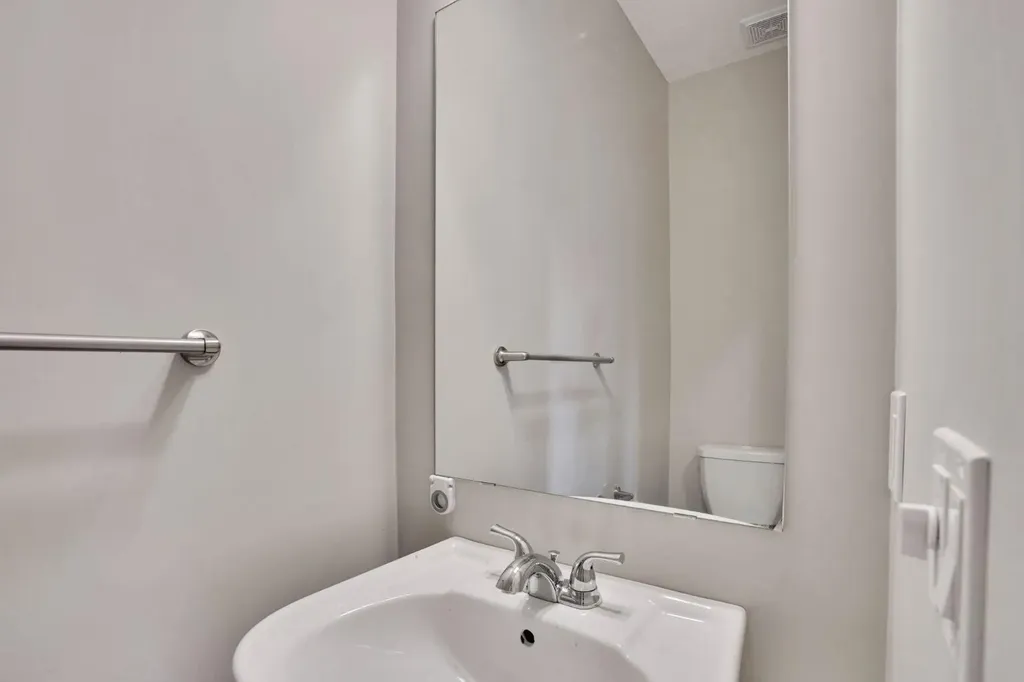 531 Evansborough Way NW Calgary AB T3P 0M8