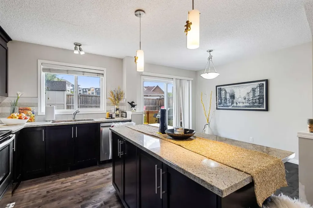 69 Auburn Crest Lane SE Calgary AB T3M 0Z1