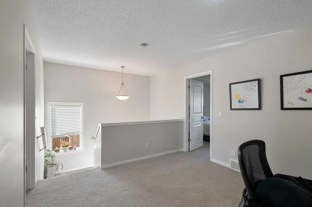 69 Auburn Crest Lane SE Calgary AB T3M 0Z1