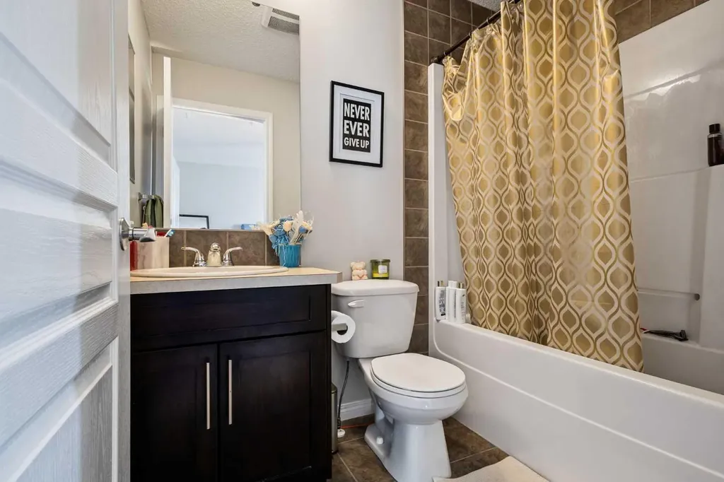 69 Auburn Crest Lane SE Calgary AB T3M 0Z1