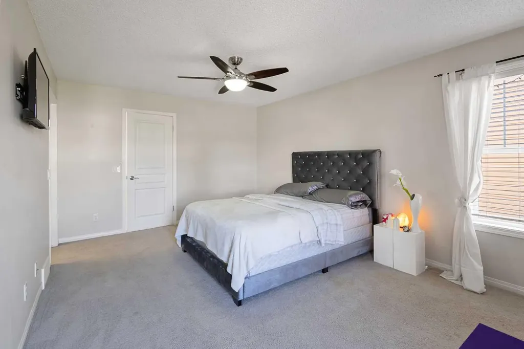 69 Auburn Crest Lane SE Calgary AB T3M 0Z1