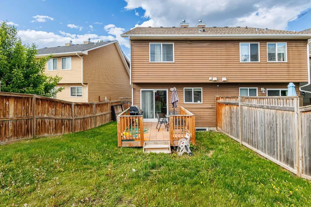 69 Auburn Crest Lane SE Calgary AB T3M 0Z1