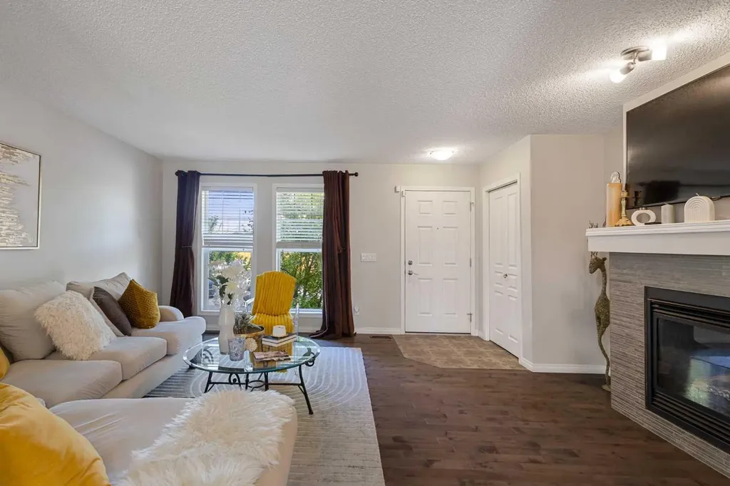 69 Auburn Crest Lane SE Calgary AB T3M 0Z1