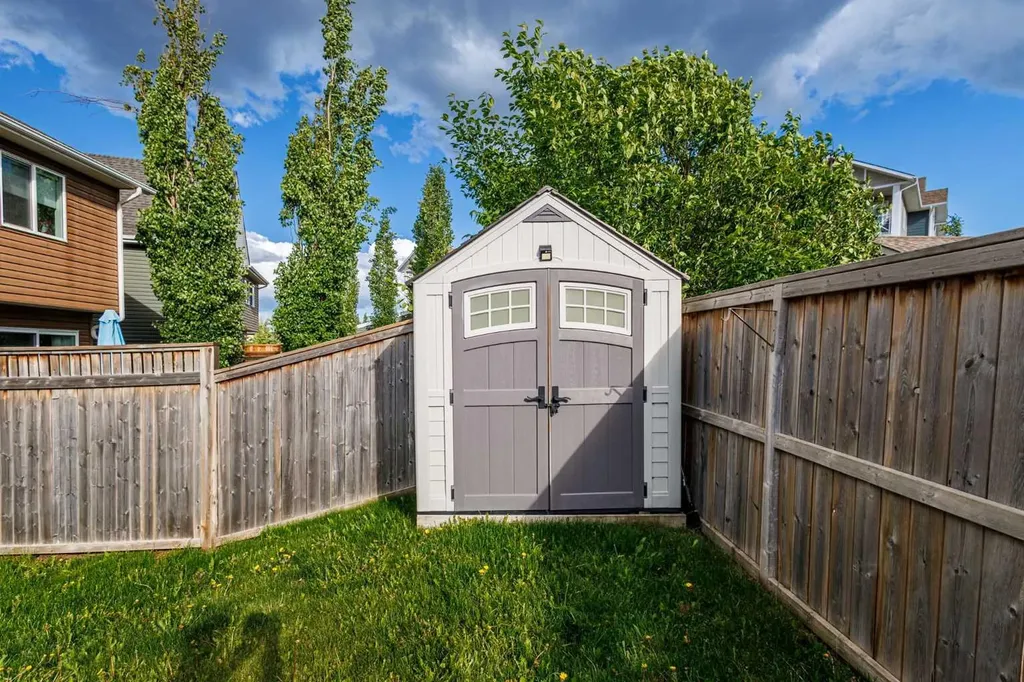 69 Auburn Crest Lane SE Calgary AB T3M 0Z1