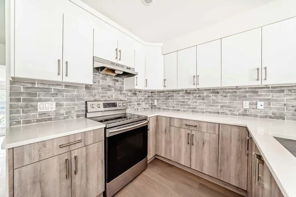 1632 20 Avenue NW Calgary AB T2M 1G8