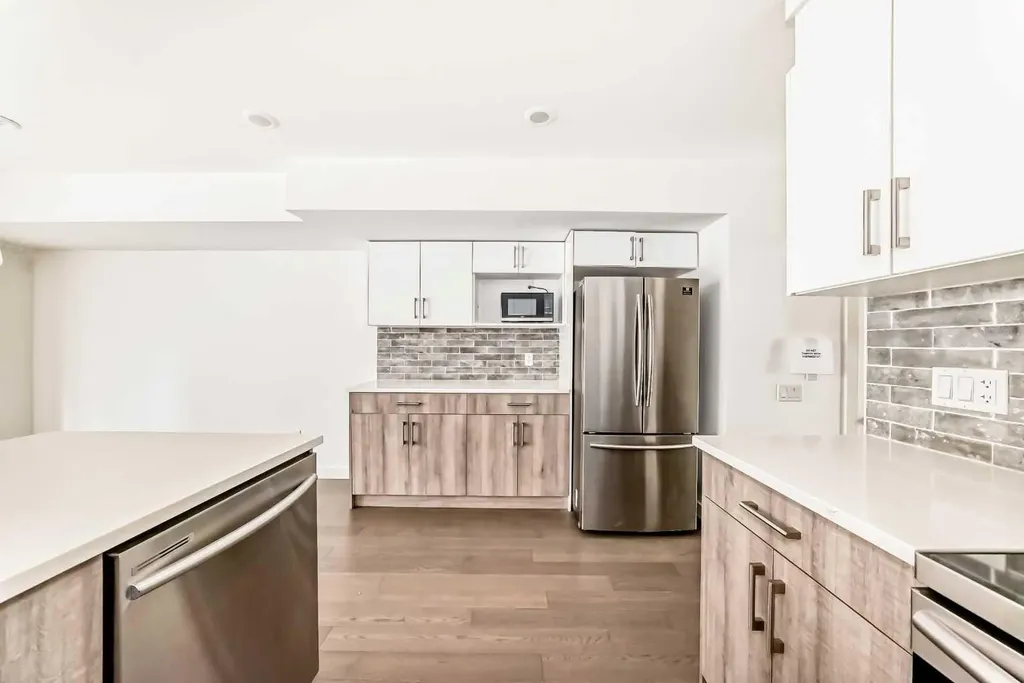 1632 20 Avenue NW Calgary AB T2M 1G8