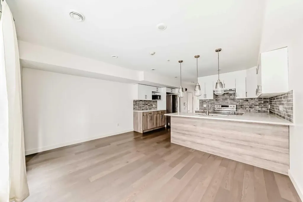 1632 20 Avenue NW Calgary AB T2M 1G8
