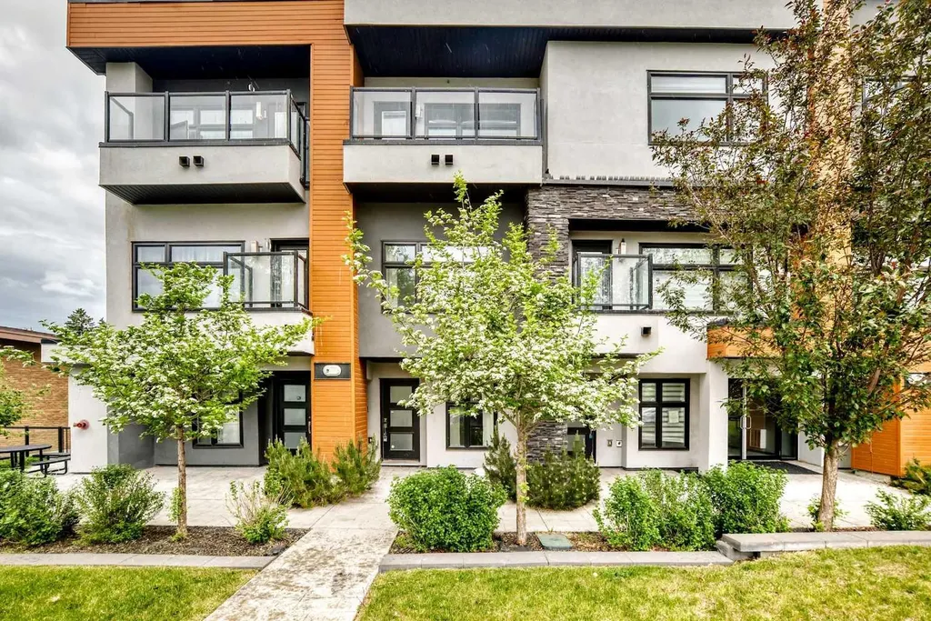 1632 20 Avenue NW Calgary AB T2M 1G8
