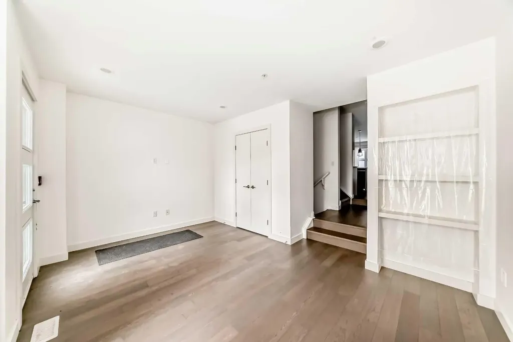 1632 20 Avenue NW Calgary AB T2M 1G8