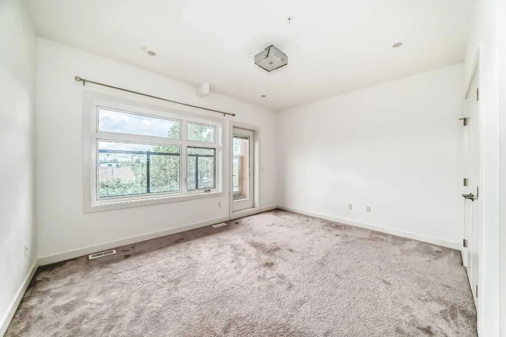 1632 20 Avenue NW Calgary AB T2M 1G8