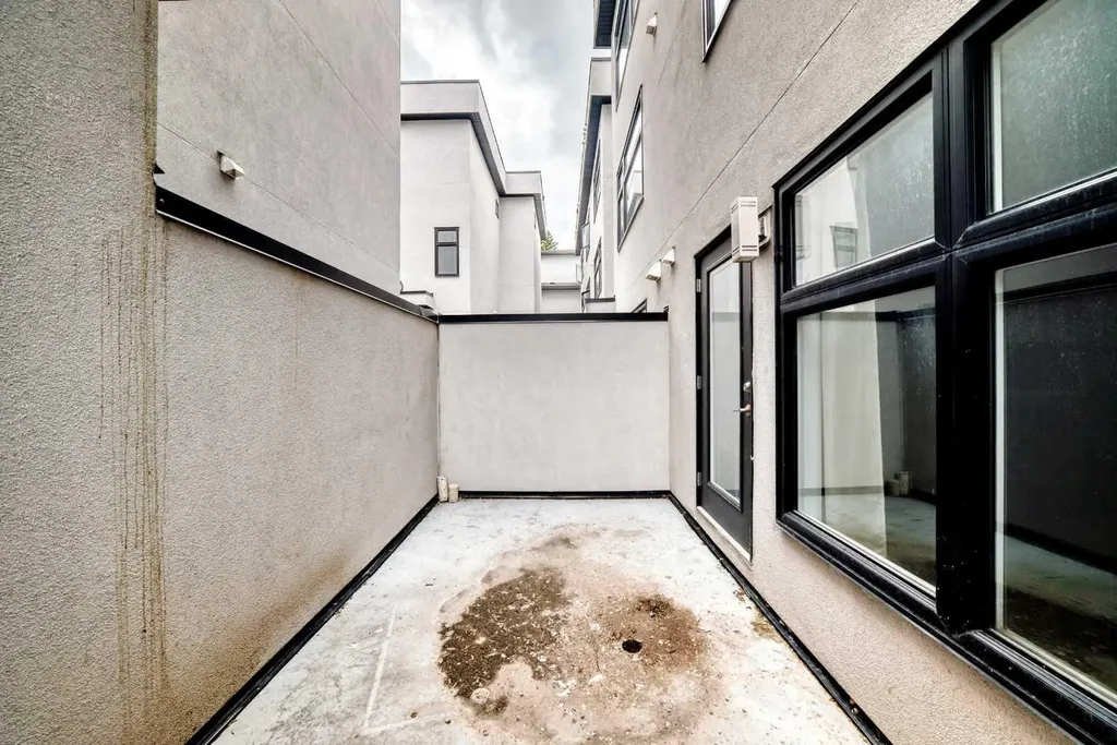 1632 20 Avenue NW Calgary AB T2M 1G8
