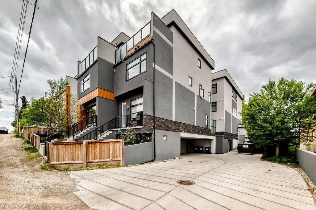 1632 20 Avenue NW Calgary AB T2M 1G8