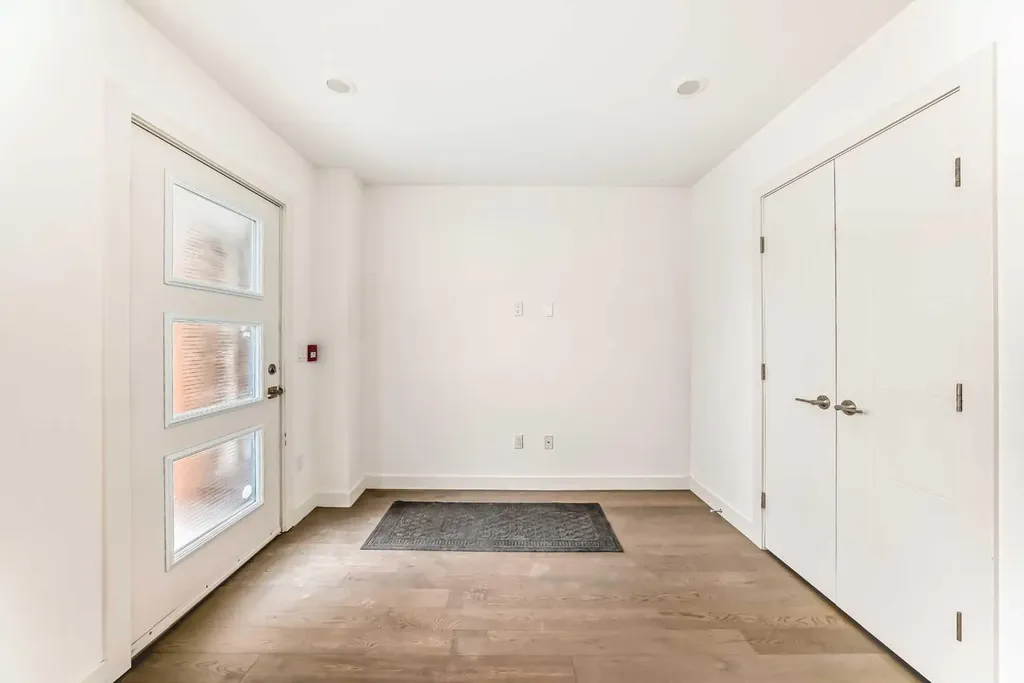 1632 20 Avenue NW Calgary AB T2M 1G8
