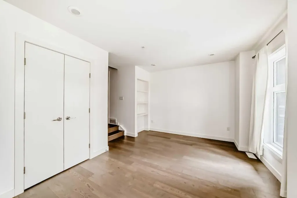 1632 20 Avenue NW Calgary AB T2M 1G8