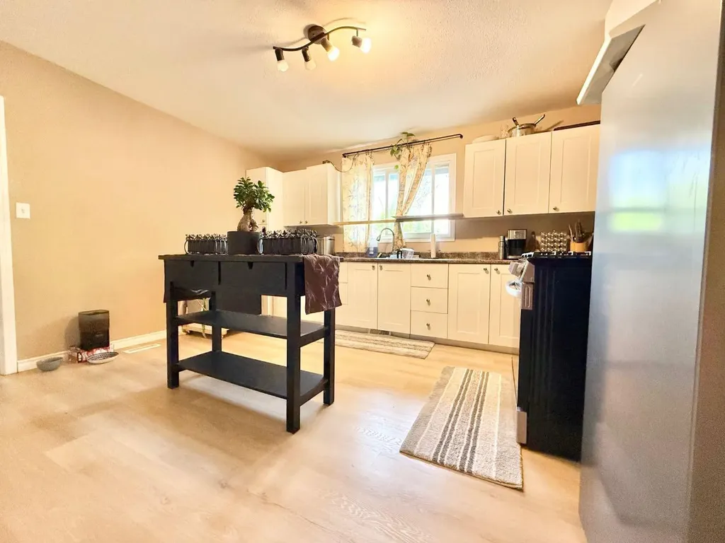 66 2 Avenue E Tilley AB T0J 3K0