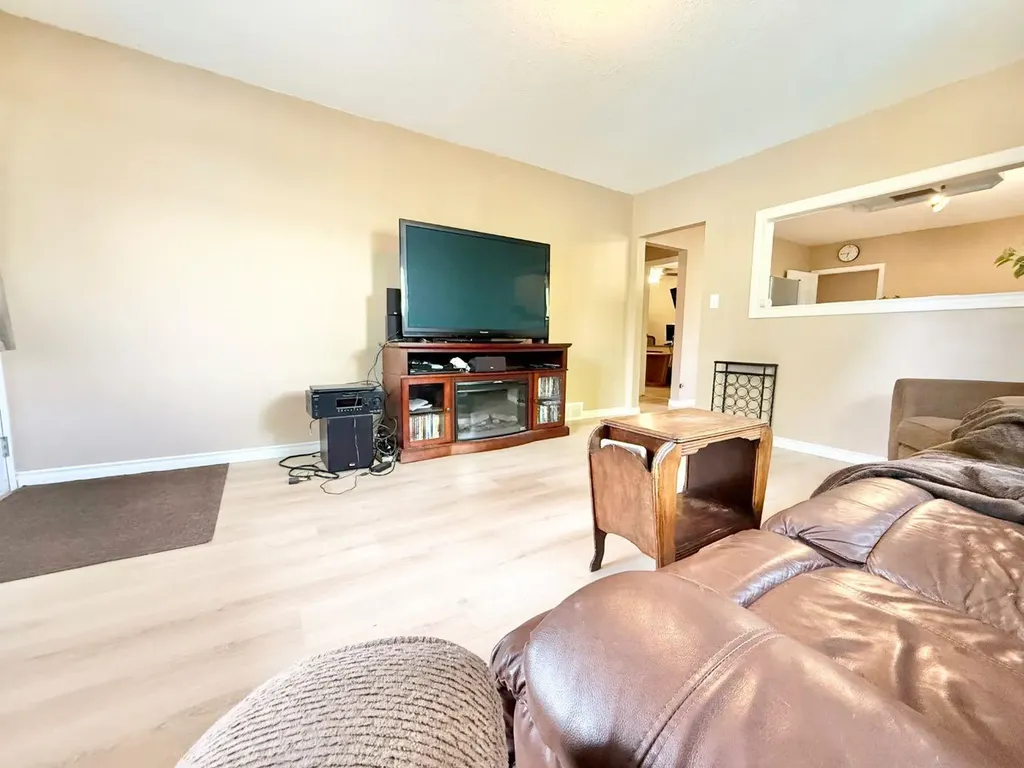 66 2 Avenue E Tilley AB T0J 3K0