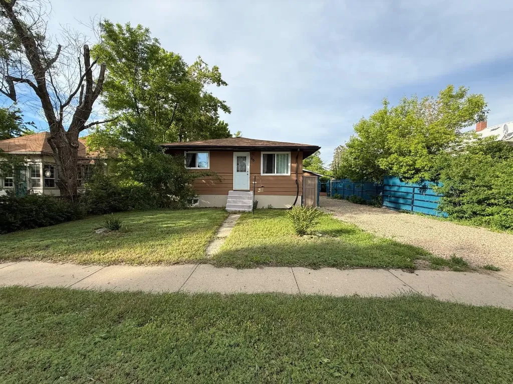 66 2 Avenue E Tilley AB T0J 3K0