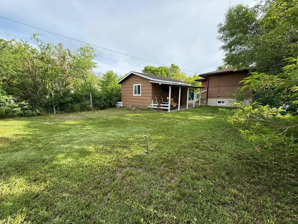 66 2 Avenue E Tilley AB T0J 3K0