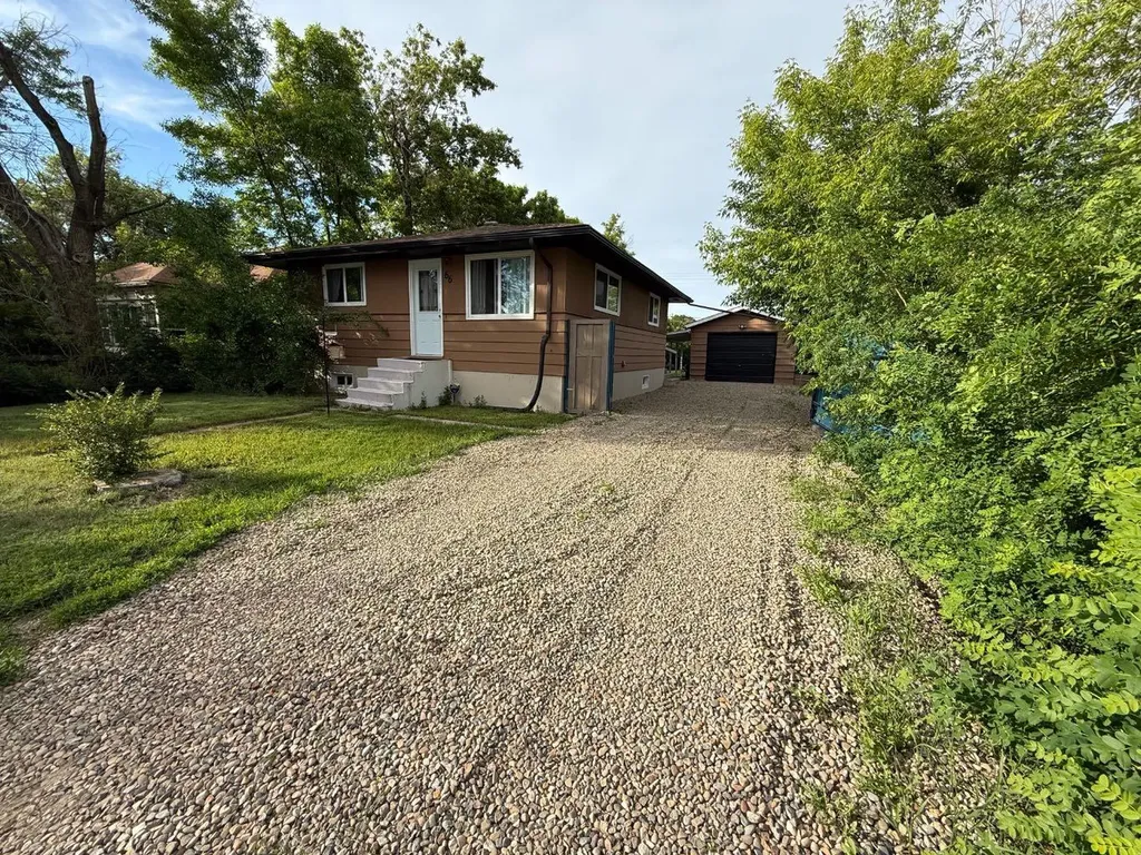 66 2 Avenue E Tilley AB T0J 3K0