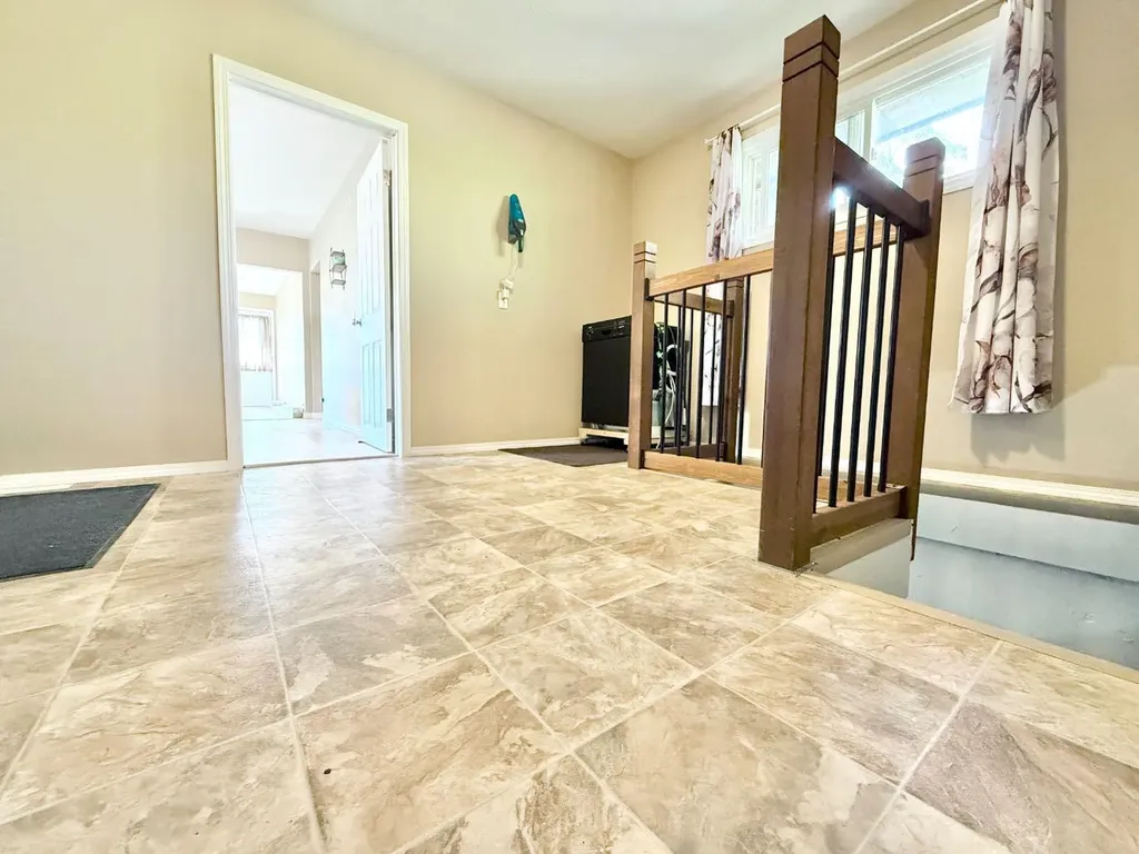 66 2 Avenue E Tilley AB T0J 3K0