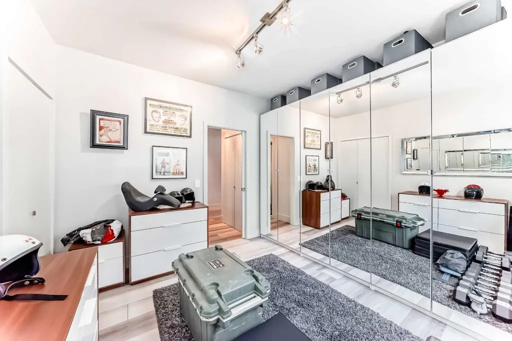 2124 17 Street SW Calgary AB T2T4M4